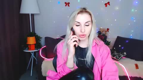 Snapshot of rose__shine chatting on 02-15-25, 01:16 rose shine online show from 02-15-25, 01:16