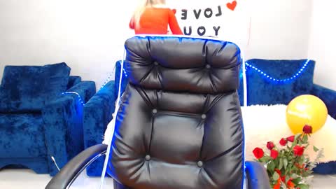 Snapshot of rose__shine chatting on 02-18-25, 02:06 rose shine online show from 02-18-25, 02:06