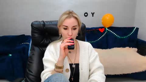Snapshot of rose__shine chatting on 02-24-25, 10:26 rose shine online show from 02-24-25, 10:26