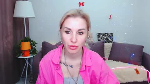 Snapshot of rose__shine chatting on 02-27-25, 11:20 rose shine online show from 02-27-25, 11:20