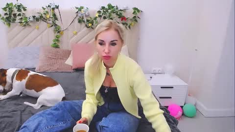 Snapshot of rose__shine chatting on 09-13-25, 10:26 rose shine online show from 09-13-25, 10:26