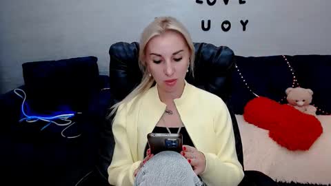 Snapshot of rose__shine chatting on 09-15-25, 10:37 rose shine online show from 09-15-25, 10:37
