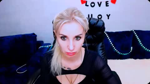 Snapshot of rose__shine chatting on 10-08-25, 11:30 rose shine online show from 10-08-25, 11:30