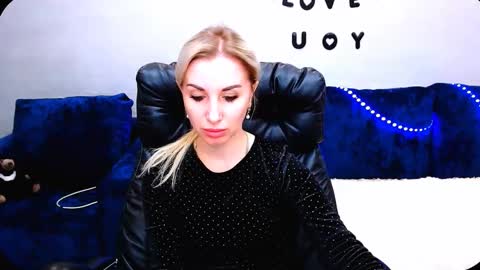 Snapshot of rose__shine chatting on 10-22-25, 10:37 rose shine online show from 10-22-25, 10:37