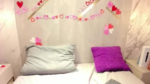 Rose 3 online show from 02-12-26, 08:48