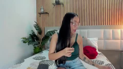 roseaurora online show from 12-03-25, 12:36