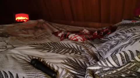 Snapshot of roseberryred chatting on 02-23-25, 01:32 Roseberry online show from 02-23-25, 01:32