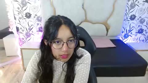 rosee_tay1 online show from 12-15-25, 03:33