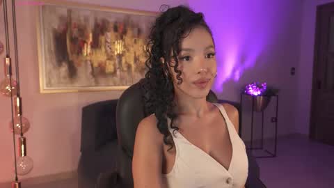 Snapshot of roseferrera chatting on 01-09-26, 08:43 Rose online show from 01-09-26, 08:43