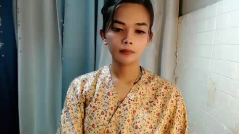 Snapshot of rosella_xx chatting on 01-24-25, 07:28 TONETH online show from 01-24-25, 07:28