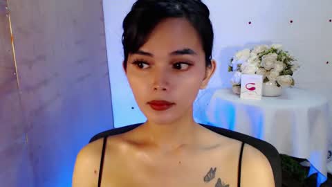 Snapshot of rosella_xx chatting on 02-27-25, 02:32 TONETH online show from 02-27-25, 02:32