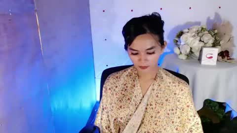 Snapshot of rosella_xx chatting on 03-12-25, 05:24 TONETH online show from 03-12-25, 05:24