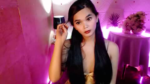 Snapshot of rosella_xx chatting on 09-19-25, 02:24 TONETH online show from 09-19-25, 02:24