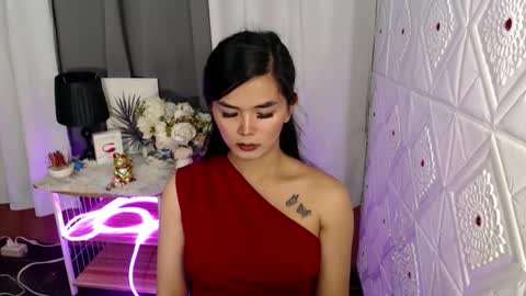 Snapshot of rosella_xx chatting on 10-09-25, 11:52 TONETH online show from 10-09-25, 11:52