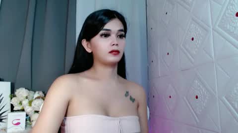 Snapshot of rosella_xx chatting on 10-11-25, 04:16 TONETH online show from 10-11-25, 04:16