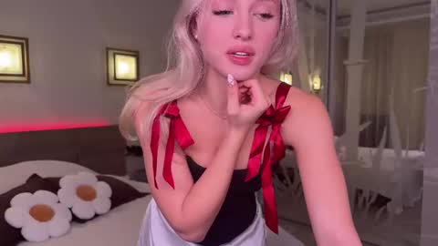 Roselyn  online show from 11-19-25, 02:50