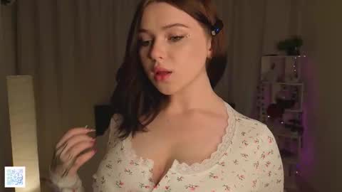 Snapshot of rosemaryleadley chatting on 09-13-25, 04:40 Graise online show from 09-13-25, 04:40