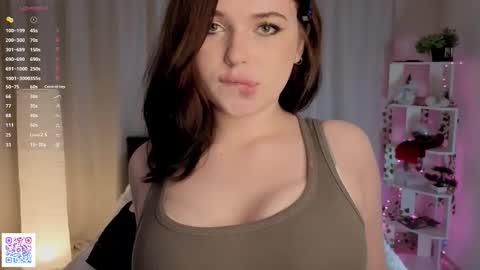 Snapshot of rosemaryleadley chatting on 10-17-25, 05:37 Graise online show from 10-17-25, 05:37