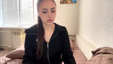 Mimi online show from 11-12-25, 11:32