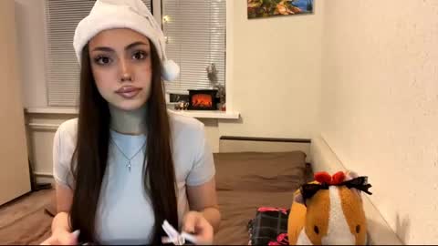 Mimi online show from 11-20-25, 02:39