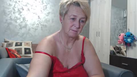 Lovepinklilly online show from 10-18-25, 12:28