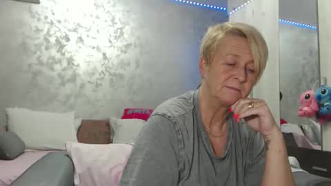 Lovepinklilly online show from 04-14-26, 04:24