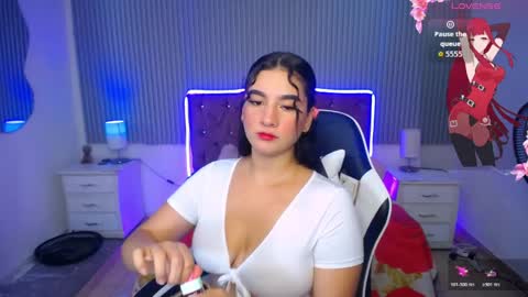 Snapshot of roses_liittle_ chatting on 04-08-26, 05:07 roses_liittle_ online show from 04-08-26, 05:07