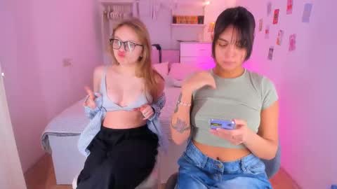 Snapshot of roshelle_xxx chatting on 02-13-25, 02:52 Roshelle online show from 02-13-25, 02:52