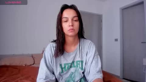 Snapshot of roshelle_xxx chatting on 11-24-25, 04:45 Roshelle online show from 11-24-25, 04:45