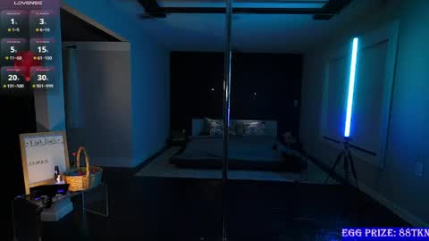 Rosie Bones online show from 04-11-26, 10:14