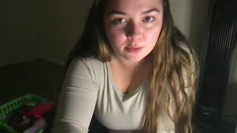 Snapshot of rosielinda16 chatting on 12-03-24, 12:13 Rosie online show from 12-03-24, 12:13