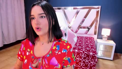 Snapshot of rossa_selene chatting on 01-29-25, 06:43 Rossa online show from 01-29-25, 06:43