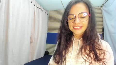 Snapshot of rosse_25 chatting on 05-01-26, 12:10 Would you like to help me with supplementation and sports suits so I can compete in powerlifting online show from 05-01-26, 12:10