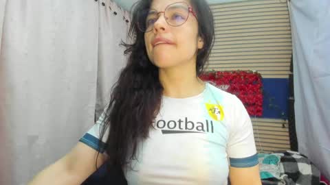 Snapshot of rosse_25 chatting on 05-05-26, 12:13 Would you like to help me with supplementation and sports suits so I can compete in powerlifting online show from 05-05-26, 12:13