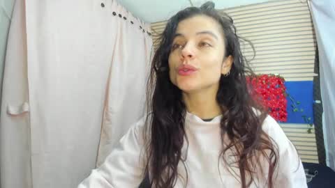Snapshot of rosse_25 chatting on 05-19-26, 12:22 Would you like to help me with supplementation and sports suits so I can compete in powerlifting online show from 05-19-26, 12:22