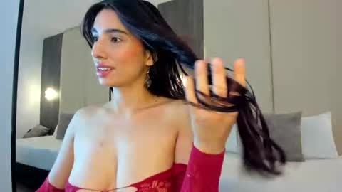 Snapshot of rosse_her chatting on 07-03-26, 11:38 R O S S E online show from 07-03-26, 11:38