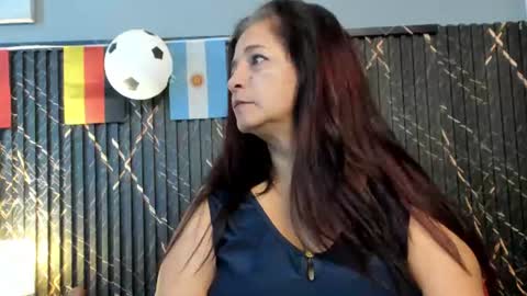 Snapshot of rosse_milf1 chatting on 07-15-26, 11:37 rosse_milf1 online show from 07-15-26, 11:37