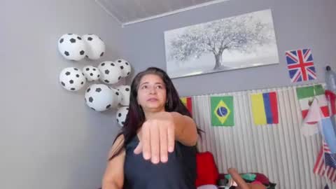 Snapshot of rosse_milf1 chatting on 07-25-26, 12:14 rosse_milf1 online show from 07-25-26, 12:14