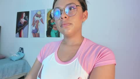 Snapshot of rosse_taylorx1 chatting on 05-05-26, 07:00 rosse_taylorx1 online show from 05-05-26, 07:00