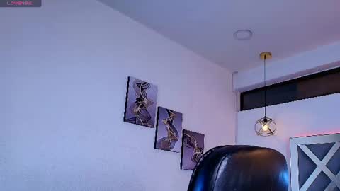 Snapshot of rossi_ss1 chatting on 06-30-26, 01:06 Ross online show from 06-30-26, 01:06
