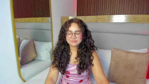 Snapshot of rossie_lanie_ chatting on 04-18-26, 07:29 rossie_lanie_ online show from 04-18-26, 07:29