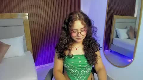 Snapshot of rossie_lanie_ chatting on 04-21-26, 07:39 rossie_lanie_ online show from 04-21-26, 07:39