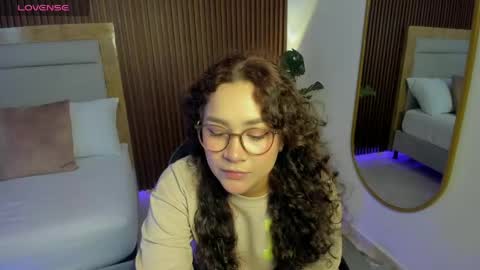Snapshot of rossie_lanie_ chatting on 04-23-26, 07:49 rossie_lanie_ online show from 04-23-26, 07:49