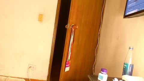 Snapshot of rossie_taylor chatting on 06-02-26, 03:41 rossie online show from 06-02-26, 03:41