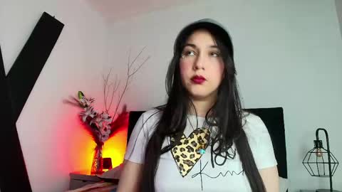 Snapshot of rossy_marks chatting on 05-16-26, 01:32 rossy_marks online show from 05-16-26, 01:32