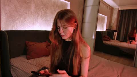 rosy_black_ online show from 12-03-24, 06:37