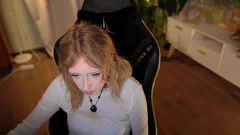 Snapshot of rosy_petal chatting on 09-11-25, 11:05 rosy_petal online show from 09-11-25, 11:05