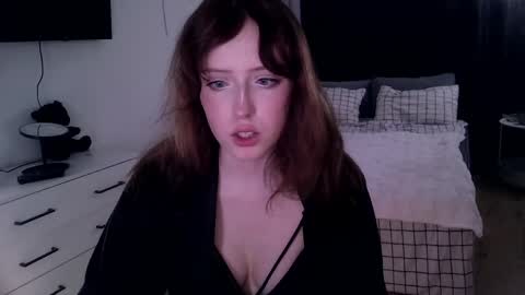 rosy_petal online show from 06-01-26, 06:31