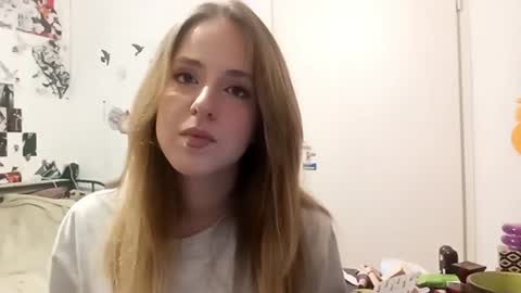 Snapshot of rosybreeze chatting on 06-12-26, 07:02 Anna online show from 06-12-26, 07:02