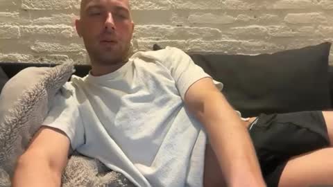 rotteei1 online show from 04-05-26, 07:27